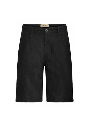 Schwarze Shorts aus einem strukturierten Material, mit einem Frontknopfverschluss und Gürtelschlaufen. Der Saum endet oberhalb des Knies mit geradem Schnitt.