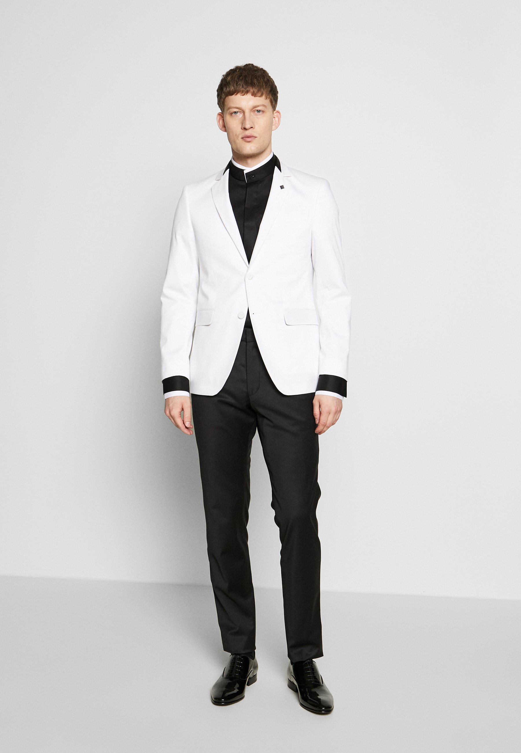 costume karl lagerfeld