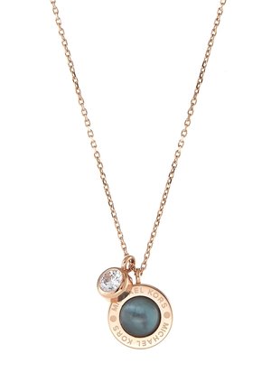 Collier van roségoud met twee ronde hangers, één heldere edelsteen en één donkere steen omringd door een Michael Kors gravure.