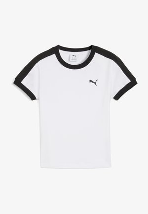 Weißes T-Shirt mit schwarzen Akzenten an den Ärmeln und dem Kragen. Auf der Brust befindet sich ein kleines schwarzes Puma-Logo. Aus weichem Stoff gefertigt.