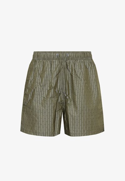 Κολυμβητικά σορτς σε ελιά πράσινο με διακριτικό κάθετο ριγέ σχέδιο, ελαστική μέση και μπροστινό κορδόνι.