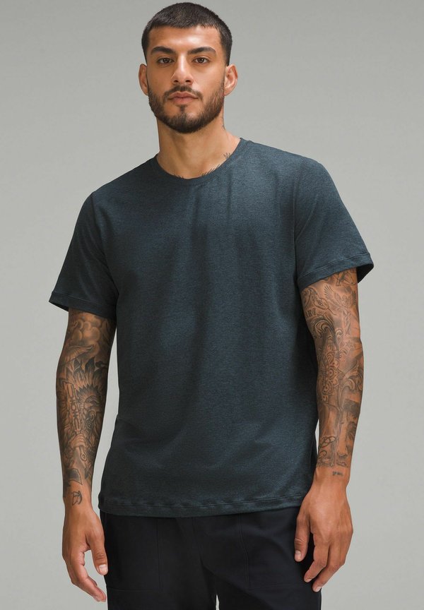 SHORT-SLEEVE - T-Shirt basic