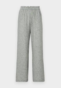 Světle šedé kalhoty širokého střihu s měkkým texturovaným povrchem a elastickým pasem, navržené pro uvolněný střih. Žádné viditelné kovové součásti ani vzory.