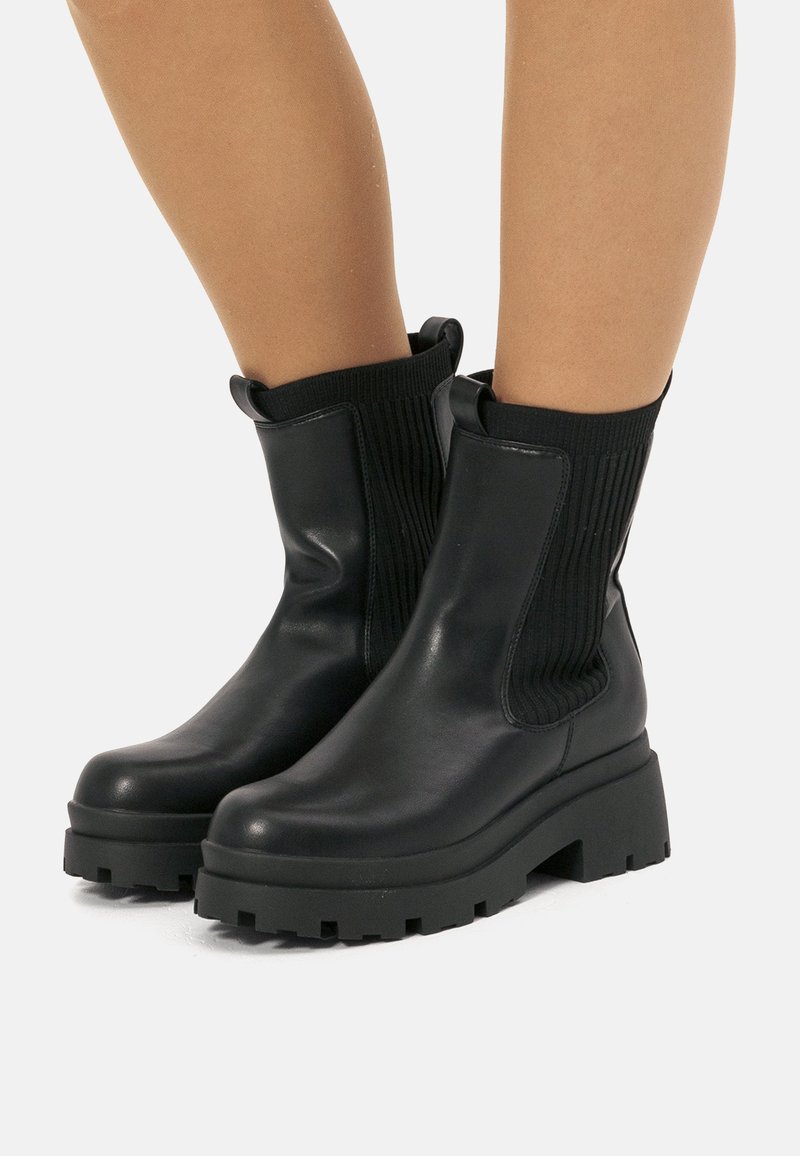 mtng Botines con plataforma - black