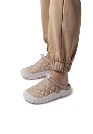 MEL-UM - Slippers - beige