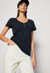 Mos Mosh BASIC TEE - Jednoduché tričko - salute navy