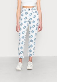 Cotton On STRETCH - Calças de ganga de perna direita - powder blue floral