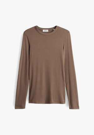 Langsleeve bruin t-shirt gemaakt van zachte stof. Heeft een ronde hals en een eenvoudige, ontspannen pasvorm zonder patronen of accenten.