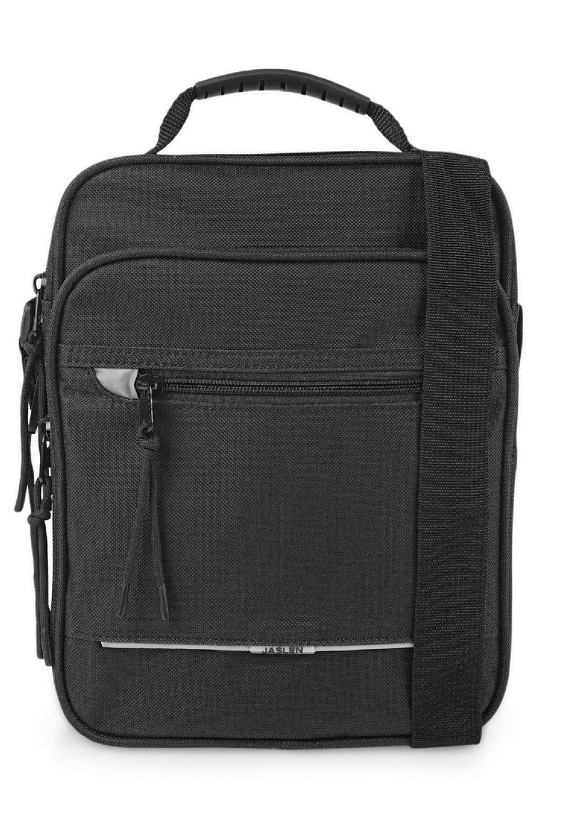 Bolsa mensajera negra hecha de tela texturizada, con un asa superior, correa para el hombro ajustable, bolsillo frontal con cremallera y detalles en plata.