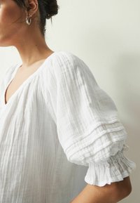 Next WASHED V-NECK - Blúzka - white