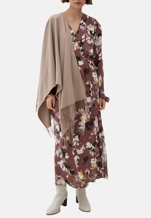 s.Oliver BLACK LABEL, Robe longue - pink