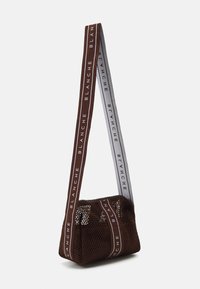 BLANCHE CROSSOVER BAG - Torba čez telo - hot fudge