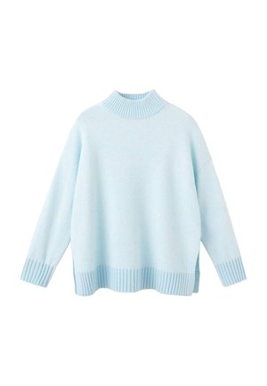 Suéter azul claro de gran tamaño en material de tejido suave, con cuello alto acanalado y puños, y aberturas laterales en el dobladillo.