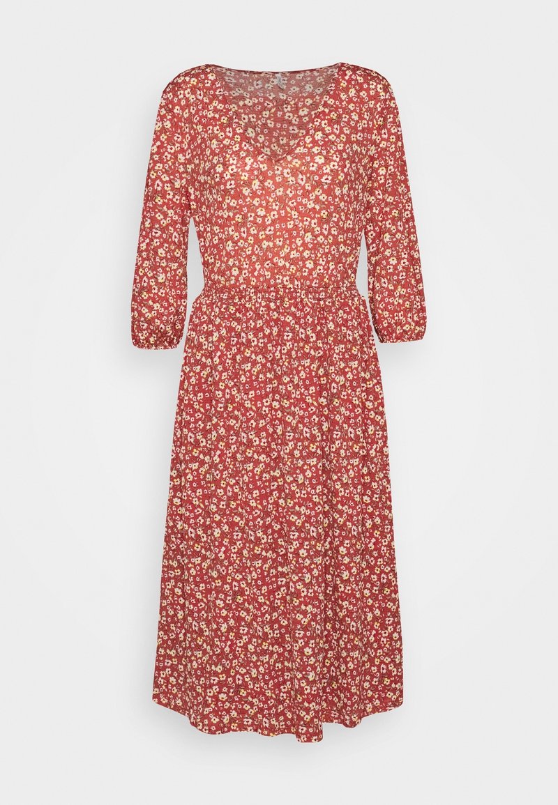 Robe à imprimé floral rouge avec un décolleté en V, des manches trois-quarts et une taille élastique. Présente de petits accents de fleurs blanches et jaunes.