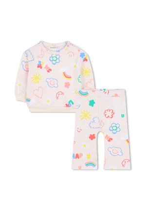 Ensemble pour enfants composé de deux pièces, comprenant un sweatshirt rose clair et un pantalon côtelé assorti, tous deux ornés de nuages colorés, de soleils et de fleurs.