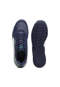 Chaussures de sport bleu marine avec des accents gris, design à lacets et col rembourré. Dotées d'une semelle en caoutchouc texturée avec motif de bande de roulement.