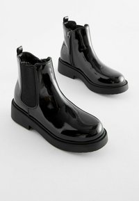 Next CHUNKY CHELSEA WIDE FIT (G) - Klasszikus bokacsizmák - black patent