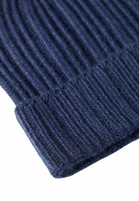 John Henric Muts - blue