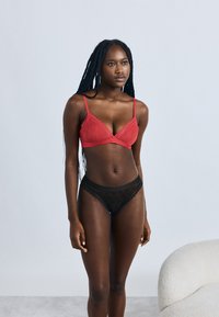 HUGO SARTORIAL BRIEF - Trumpikės - black