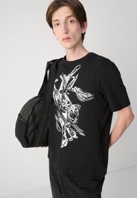 HUGO DIAKROMIO - T-shirt med print - black