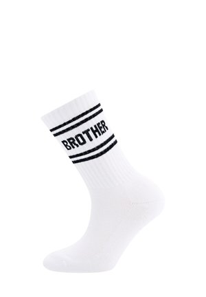 Chaussette en coton blanc avec le mot "BROTHER" en lettres noires et deux bandes horizontales noires en haut. Texture côtelée sur toute la chaussette.