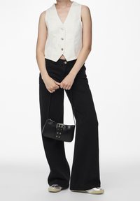 Pieces Väst - white