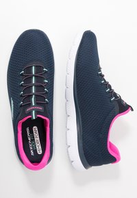 Skechers Wide Fit SUMMITS - Sneaker low - blue