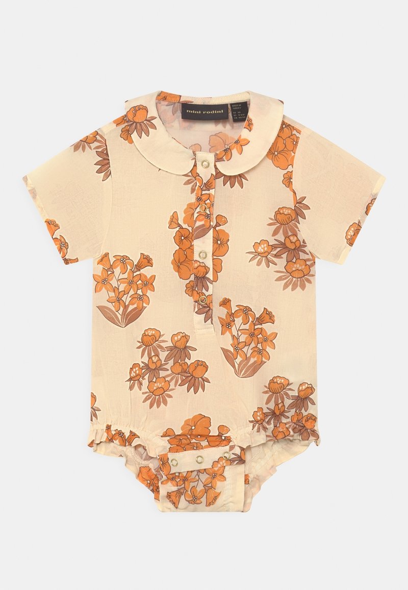 Romper pour bébé à manches courtes en crème avec un motif floral orange. Il présente un col rond et une fermeture à pression en bas pour un habillage facile.