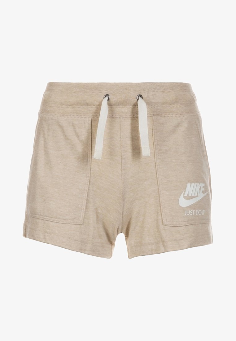 Bermuda in cotone beige con bordo elastico in vita, coulisse bianca, due tasche laterali e grafica "Nike Just Do It" in bianco.