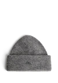 Harmaa neulottu pipo, jossa on pehmeä rakenne, käännettävä reunus ja pieni kohokuvioitu logo edessä. Klassinen pyöreä muoto.