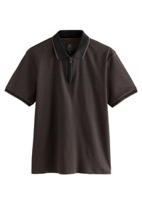 Bruin poloshirt met een gestructureerd patroon, korte mouwen, een kraag met rits en zwarte accenten langs de kraag en mouwen.
