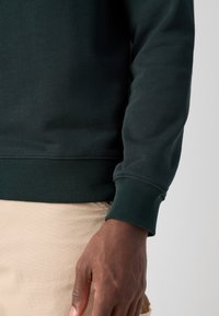 Scotch & Soda SEASONAL CORE BADGE LOGO CREW - Felpa - dark green