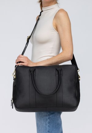Gusti Leder, MESSENGER BAG FYNN UNISEX - Notebooktasche - schwarz