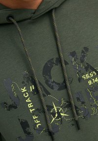 Jack & Jones TECH LOGO - Kapuzenpullover - forest night