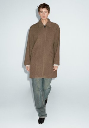 MID-LENGTH WITH FLAP POCKETS - Mantel - olive
