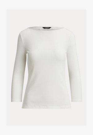 Bílý žebrovaný dlouhý rukáv s výstřihem v lodi a přiléhavým střihem, zobrazený na jednobarevném pozadí.