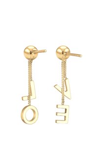 Pendientes en tono dorado que presentan un arete de bola redonda y tres letras colgantes: "L", "O" y "E", cada una unida por una delicada cadena.