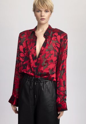 ELVA - Paitapusero - red leaves