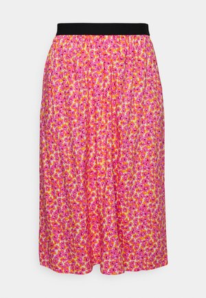 Roze bloemenrok met een zwarte tailleband, met een geplooid ontwerp. Het materiaal heeft een gladde textuur met levendige gele en paarse accenten.