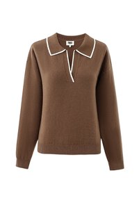 Pull en maille marron avec un col à bord blanc. Présente une demi-layette et des manches longues. Texture douce et coupe décontractée.