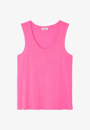 Helles pinkes ärmelloses Tanktop mit Rundhalsausschnitt, aus leichtem, strukturiertem Stoff, flach auf weißem Hintergrund präsentiert.