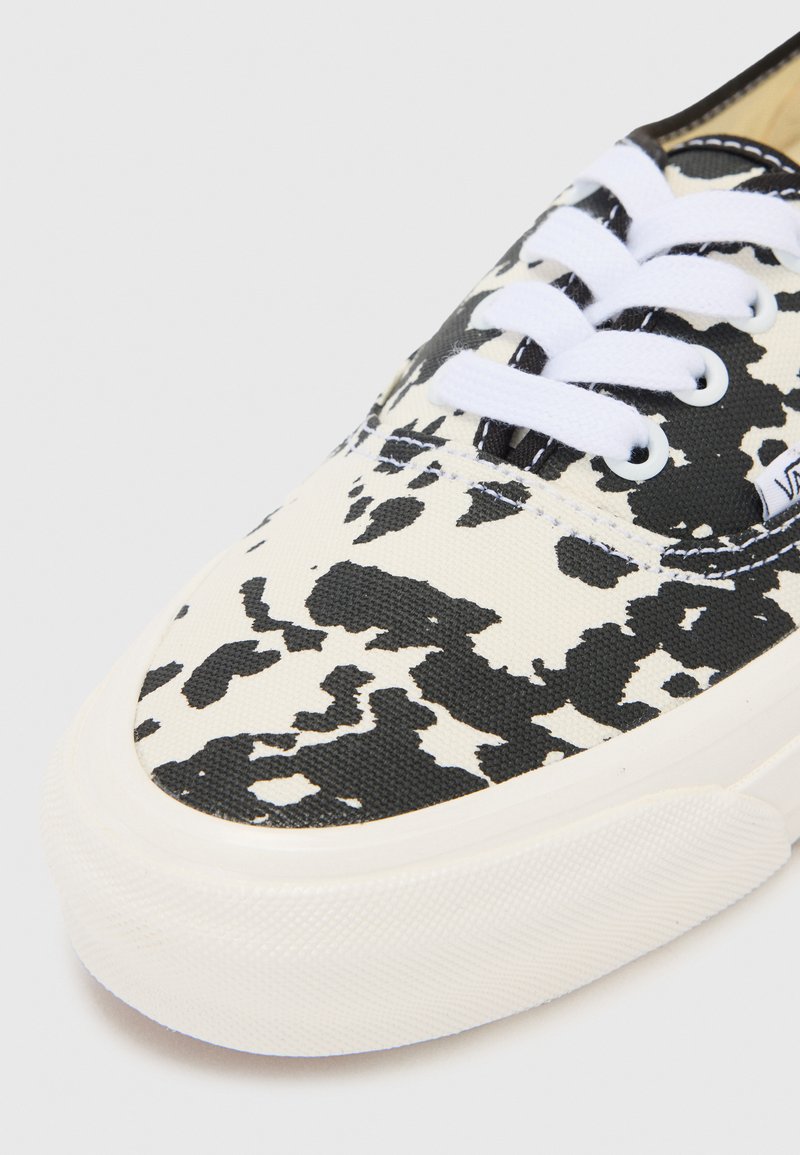 Vans PREMIUM AUTHENTIC 44 - Trainers - cow black/marshmallow/black VANS LX AUTHENTIC 44 COW