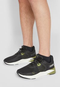 Puma DISPERSE XT 3 UNISEX - Edzőcipő - olive green/black/warm white