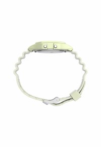 Lichtgroene horloge met een gegolfde band, ronde kast, twee knoppen en een zilveren sluiting, met een gladde textuur en een minimalistisch ontwerp.
