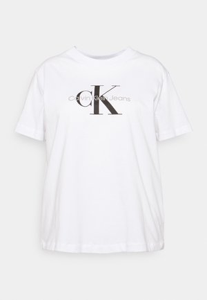 Weißes Kurzarm-T-Shirt mit Rundhalsausschnitt und schwarzem "cK" sowie grauem "Calvin Klein Jeans" Logo, zentriert auf der Brust.