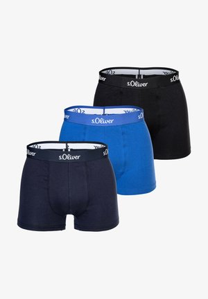 Drei Paare s.Oliver Herrenboxershorts: eine schwarze, eine marineblaue und eine blaue. Aus Baumwolle, mit elastischen Taillenbündchen und Logo-Highlight.