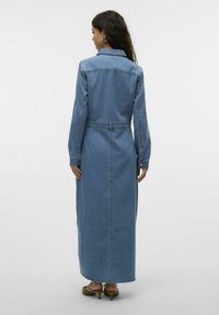 Vero Moda VMMOLLY LANGES - Velika haljina - medium blue denim