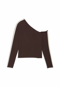 Καφέ μπλούζα με μακριά μανίκια και κομμένο ένα ώμο, με μπεζ ρίγα στο πλάι, απαλής υφής και cropped σχεδιασμό.
