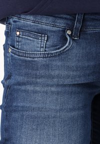 ONLY Tall ONLTIGER  - Τζιν καμπάνα - dark blue denim