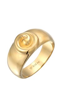 Guld-färgad ring med spiraldesign på toppen, slät yta och ingraverad "925 Ag" inuti banden, vilket indikerar silverinnehåll.